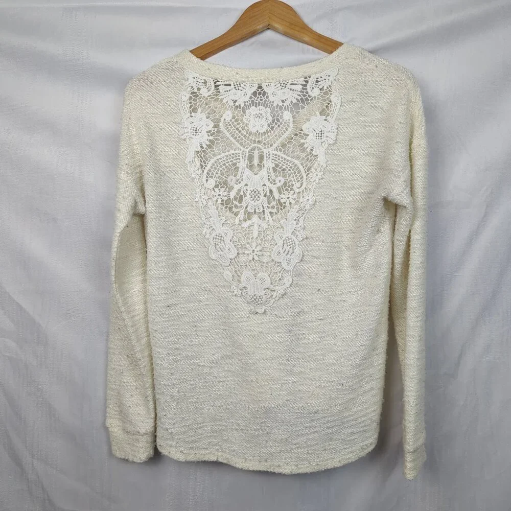 Cream Sweater with Lace Back Design Loose Fit - Medium (Estimated) - Picture 3 of 7